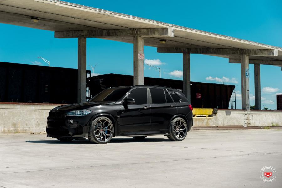  BMW X5 M on Vossen Wheels (HC-3) 2018 года  (фото 8 из 41)
